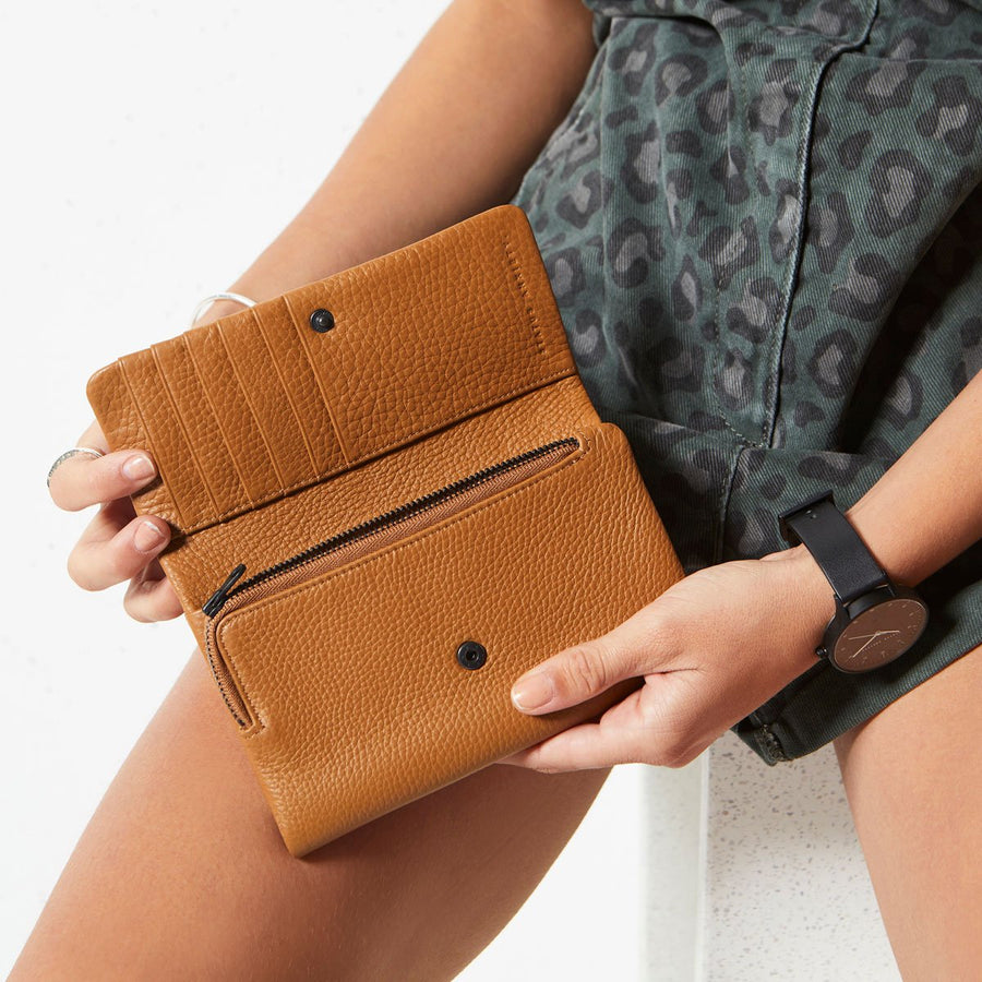 Audrey Pebble Wallet - Tan