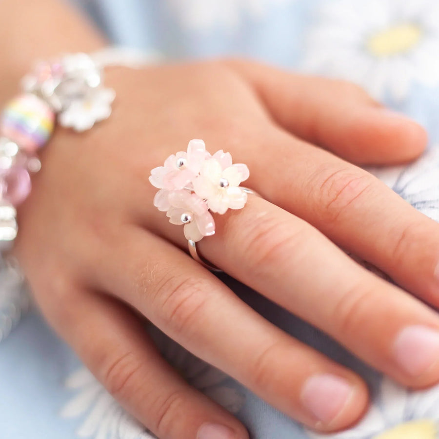 Pretty Posy Ring