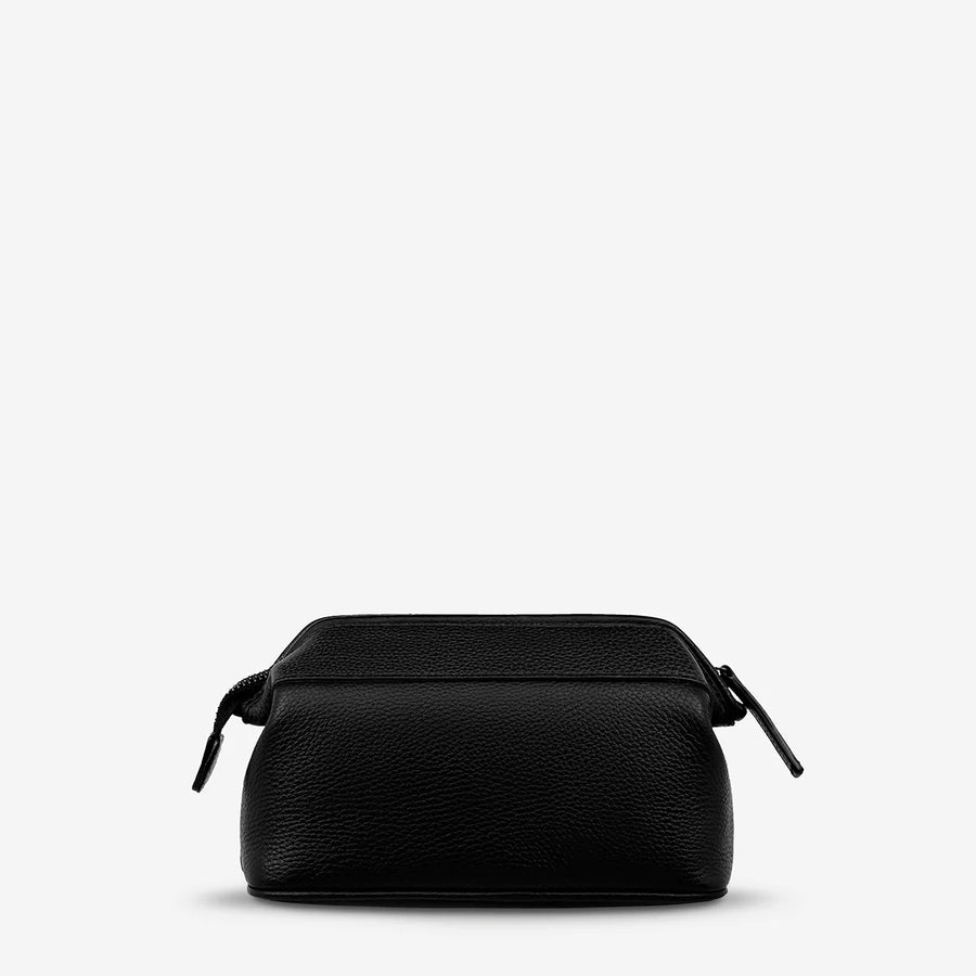 Thinking Of A Place Toiletries Bag - Black