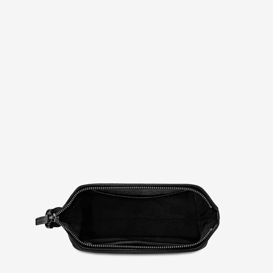 Thinking Of A Place Toiletries Bag - Black